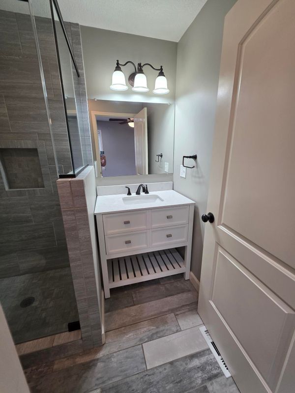 Building Photo - 10826 E Ayers Ave