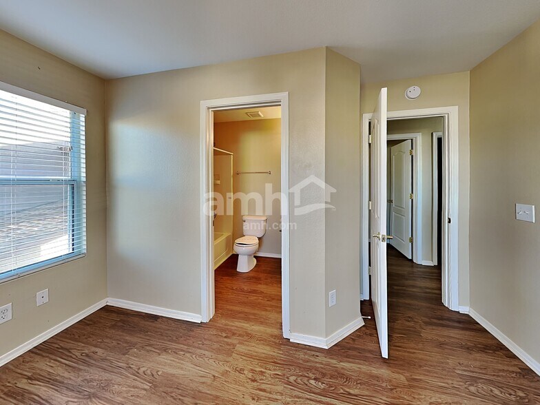 Building Photo - 6769 S Aquiline Dr