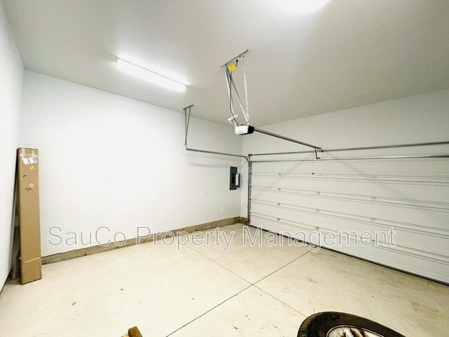 Building Photo - 515 S 10th St