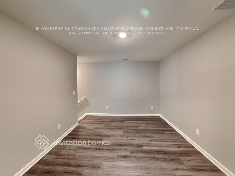 Building Photo - 136 Webster Cir
