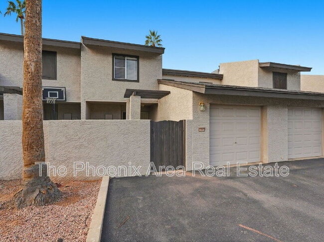 Building Photo - 2232 W Lindner Ave