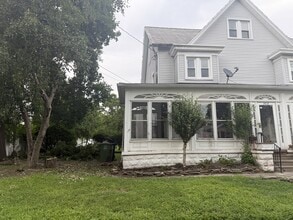 Building Photo - 302 Horace Ave