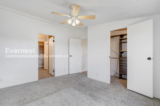 Building Photo - 1385 Antelope Dr