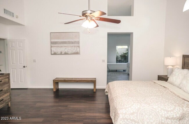 Building Photo - 6427 W Wethersfield Rd