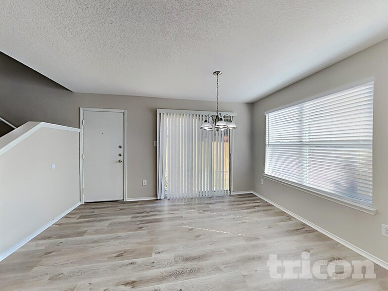 Building Photo - 6546 Benwood Crest