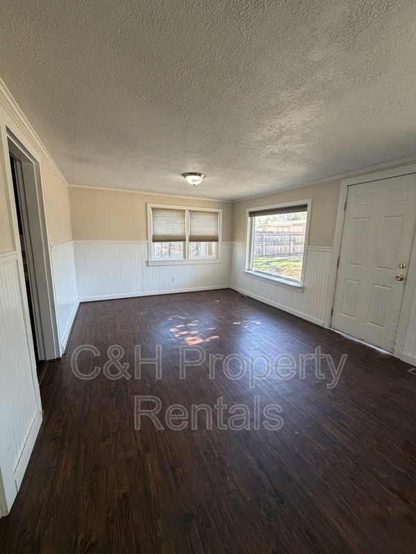 Building Photo - 1230 Broadwater Ave