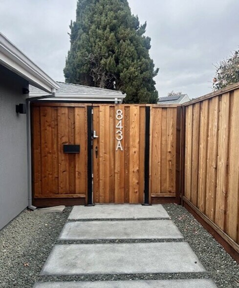 Side Gate - 843 Southampton Dr
