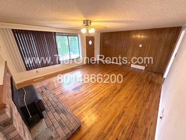 Building Photo - NO DEPOSIT option available for qualified renters!