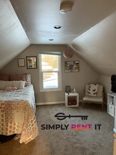 Building Photo - 6 Bedroom House on Campus, August 1st