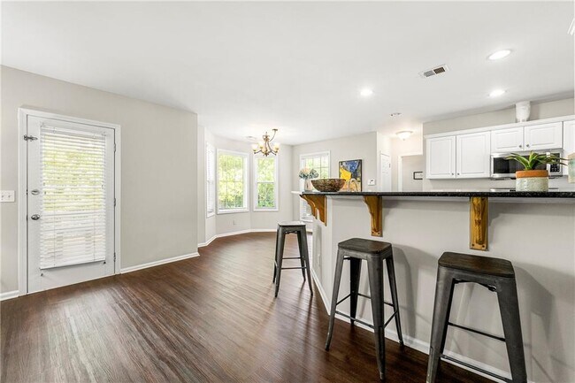 Building Photo - 580 Olde Lauren Ct