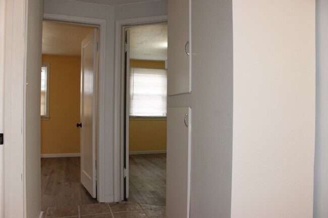 Building Photo - 760-762 N 100 W