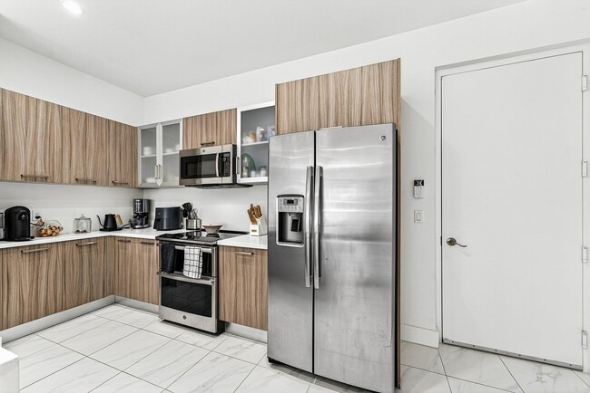 Building Photo - 1034 NE 18th Ave