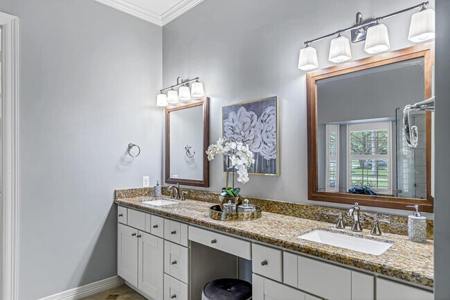 Building Photo - 4602 Gladesdale Park Ln