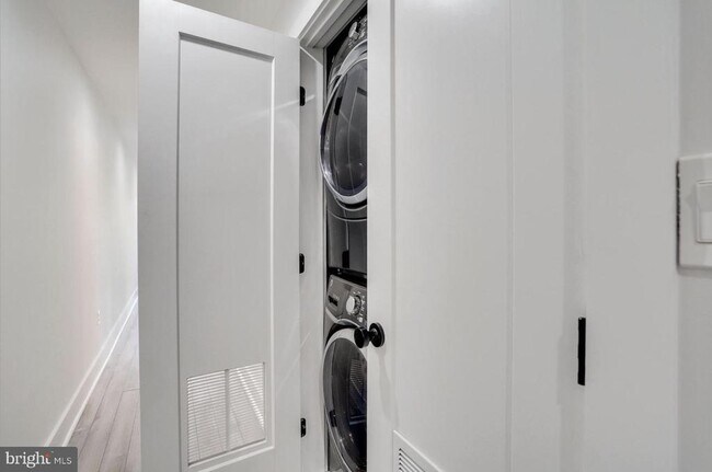 Building Photo - 22 Bryant St NW