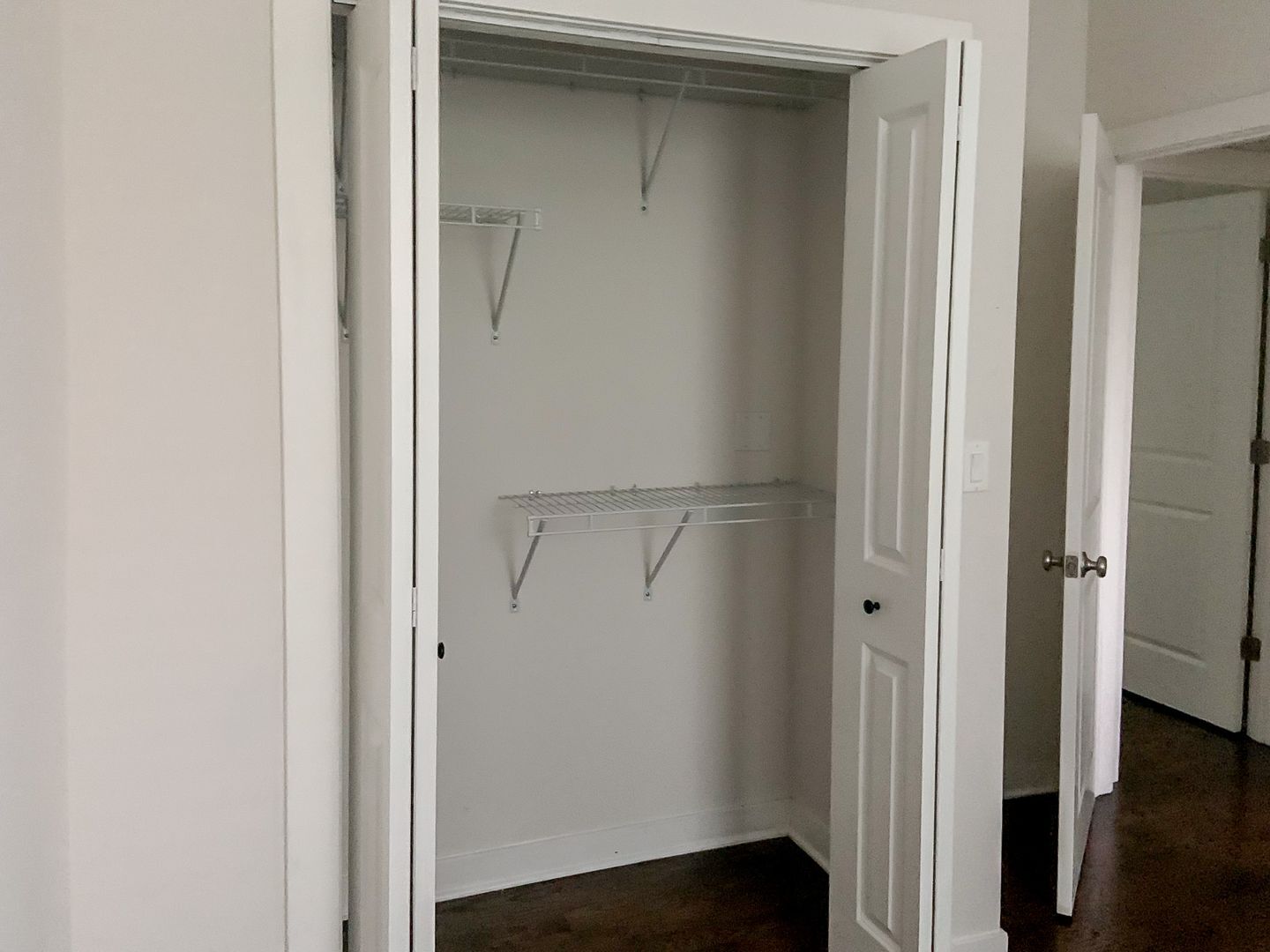 Building Photo - 1601 W Belle Plaine Ave