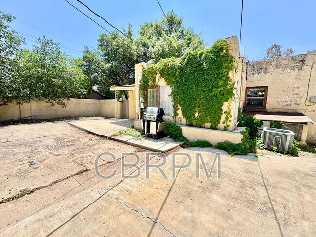 Building Photo - 2702 23rd St