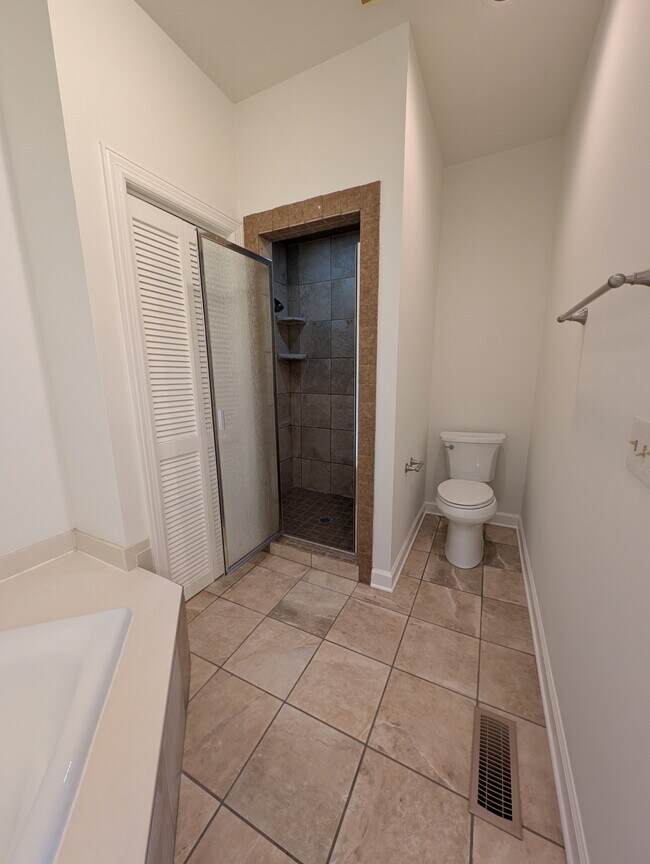 Building Photo - 407 Clairton Ct