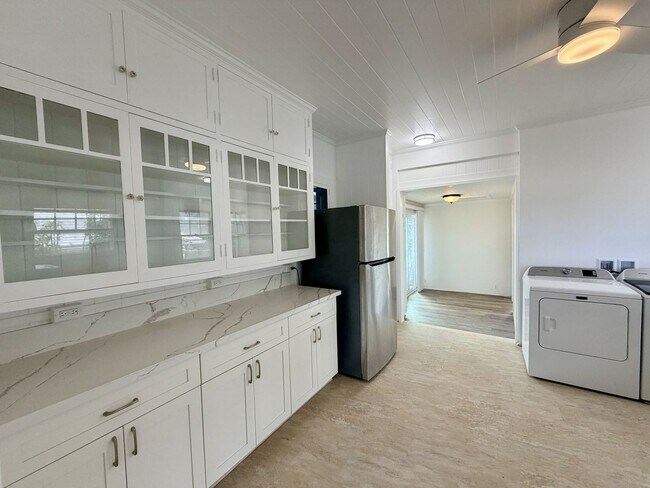 Building Photo - Exclusive Lower Manoa Historical Estate:  Panoramic Diamond Head Views & Modern Features