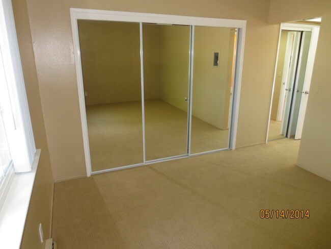 Building Photo - 3990 Hamilton Ave