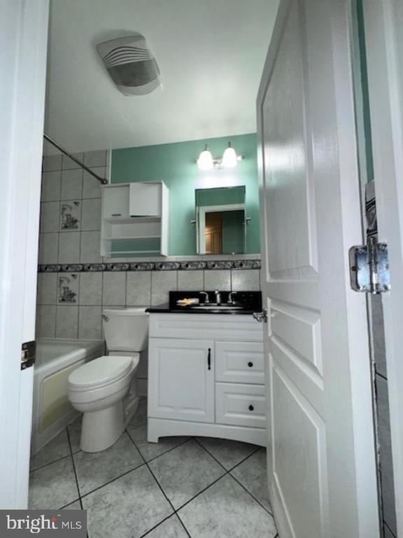 Building Photo - 256 Hudson Dr