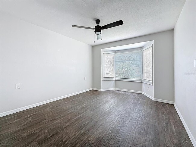 Building Photo - 618 17th Ave S