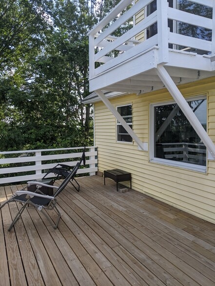 Spacious deck - 163 Franklin St