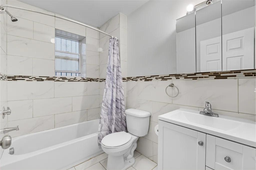 Building Photo - 270 S 20th St