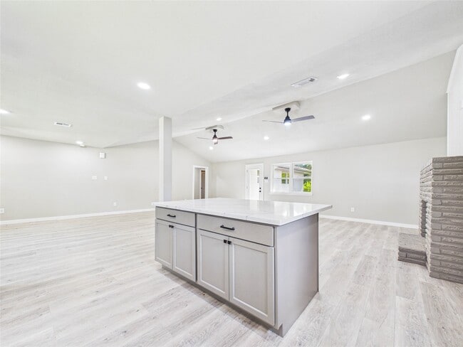 Building Photo - 135 Highland Terrace Dr