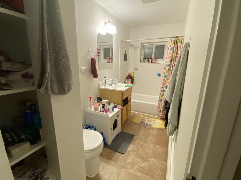 Building Photo - 63 Selkirk Rd