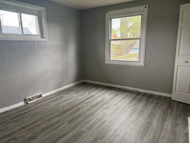 Building Photo - 2646 Harmont Ave NE