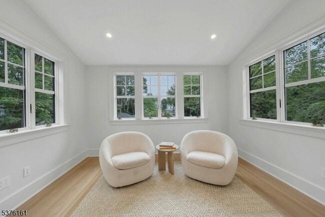 Building Photo - 84 Watchung Ave