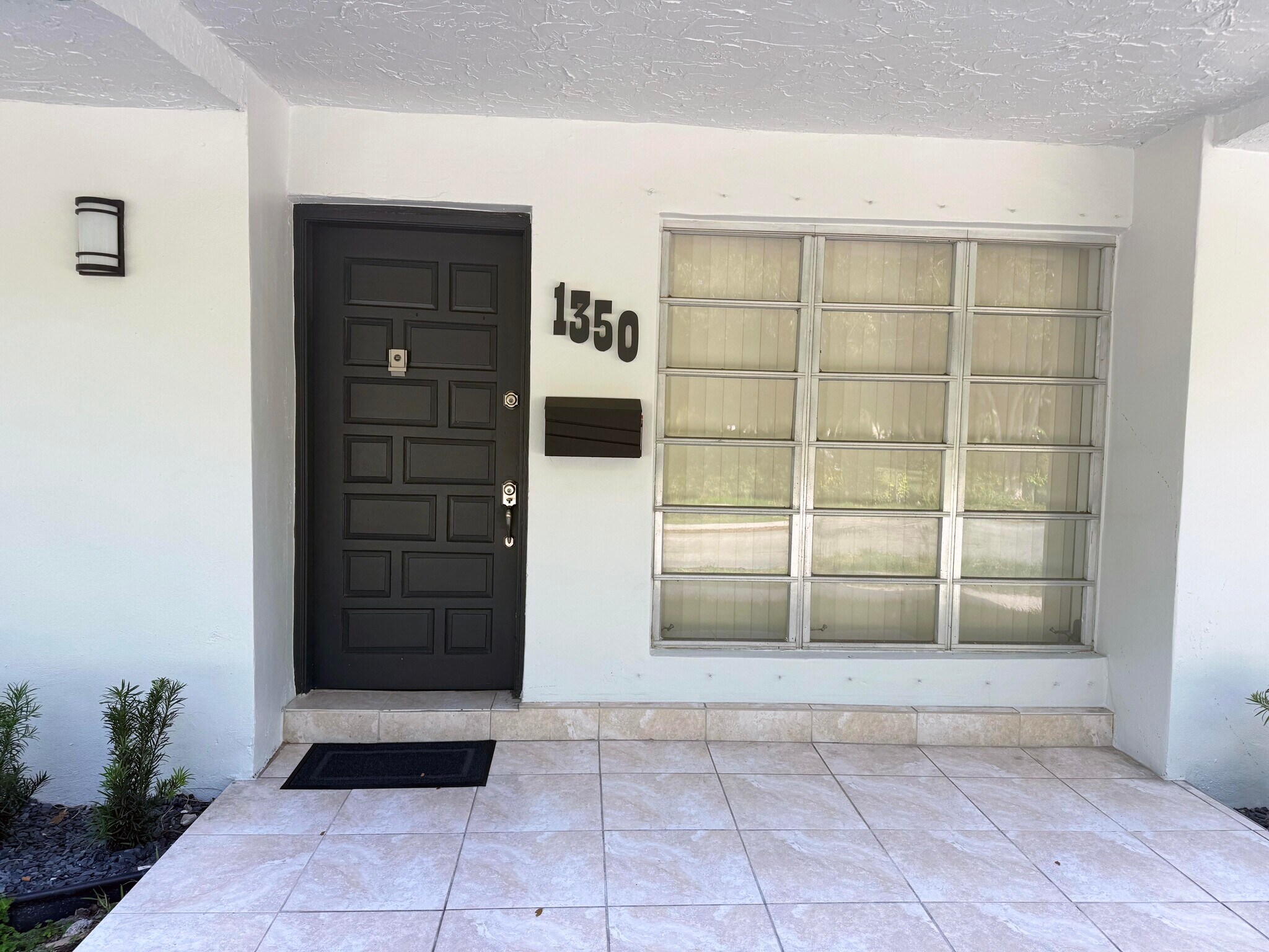 Building Photo - 1350 SW 34th Ave