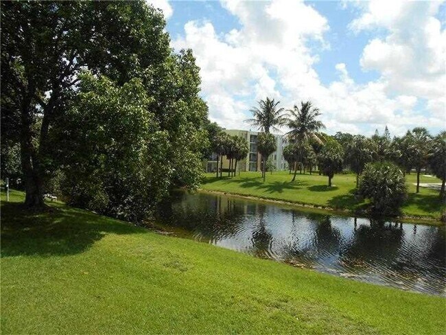 Building Photo - 4014 NW 87th Ave