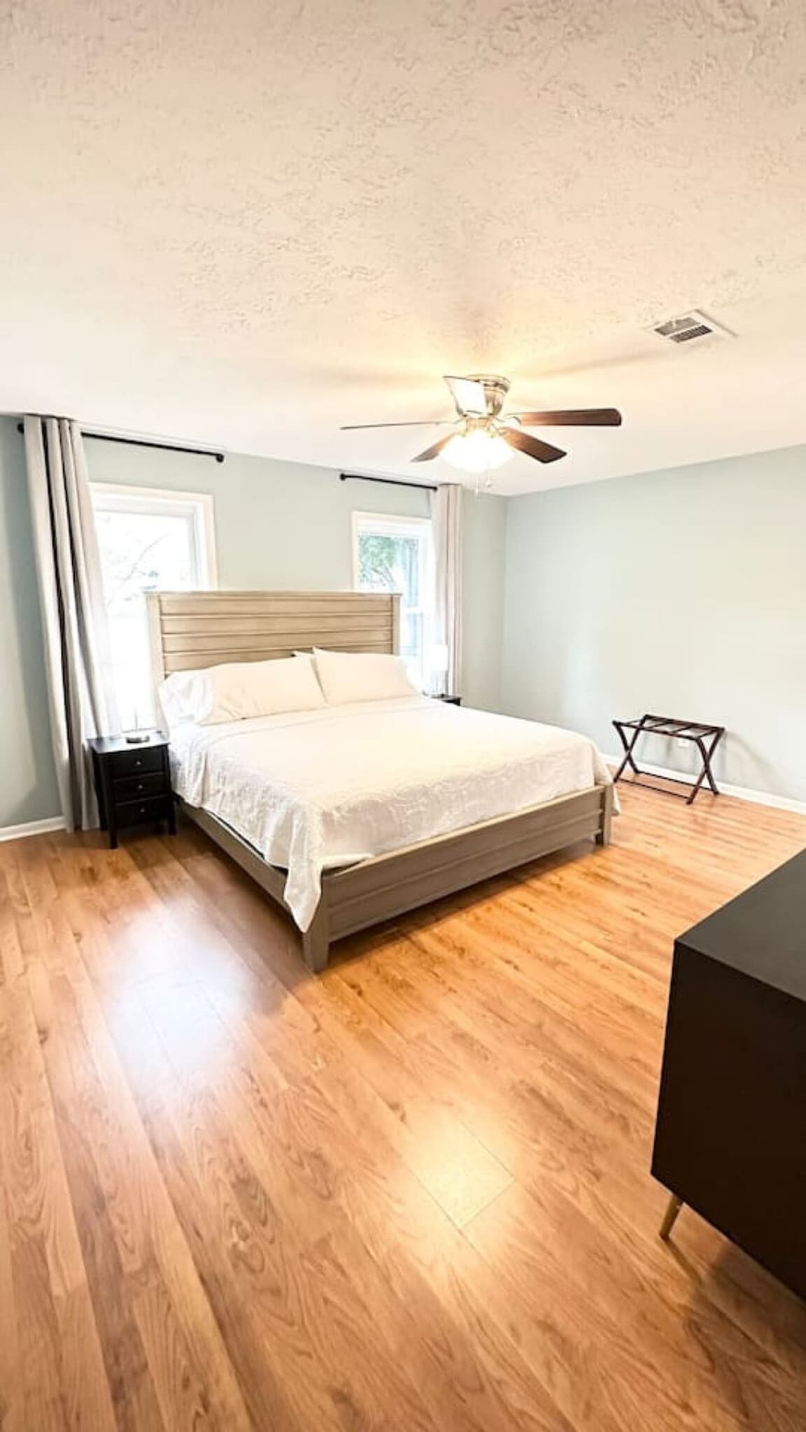 Building Photo - 1909 Langford St