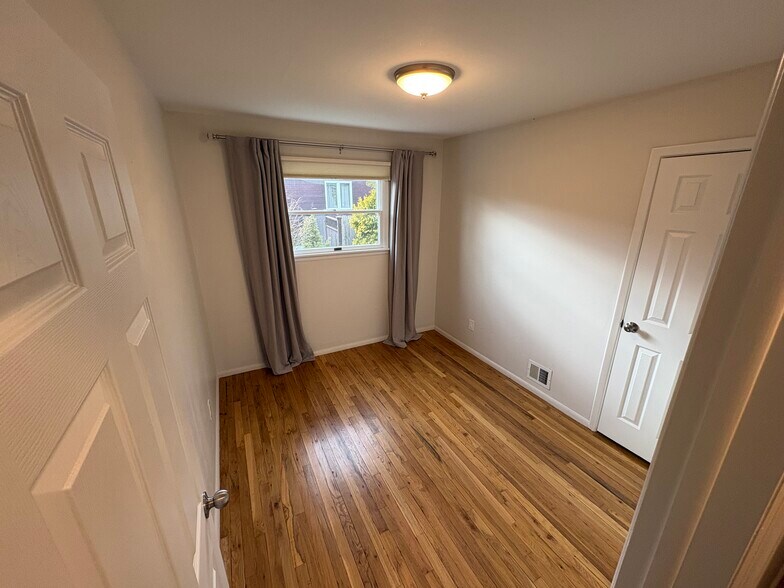 Building Photo - 169 S Plaisted Ave