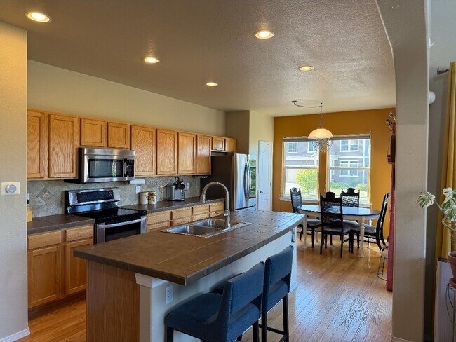 Building Photo - 8078 Cedarstone Ln