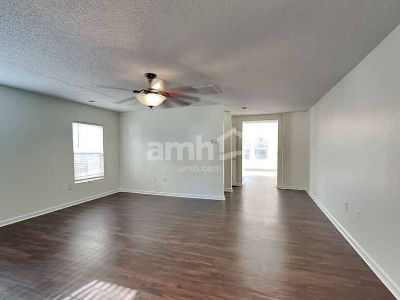 Building Photo - 4426 Red Hook Rd