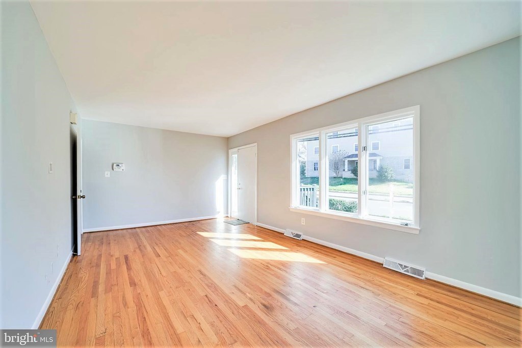 Building Photo - 1912 S Glebe Rd