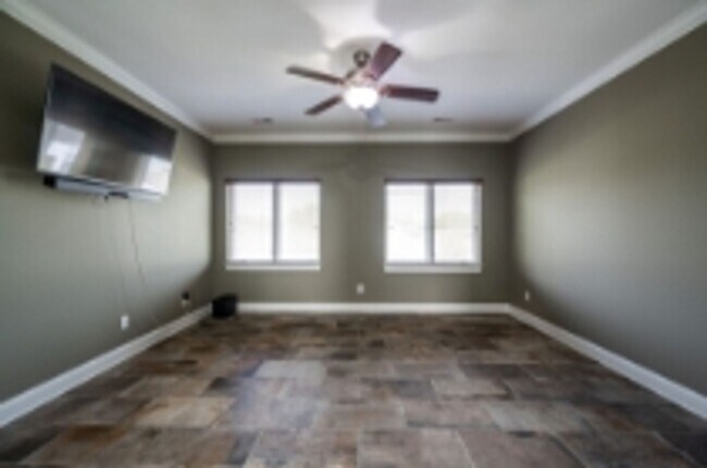 Building Photo - Location, Location , Location with this Be...