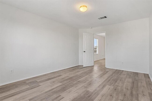 Building Photo - 11853 Gaelic Dr