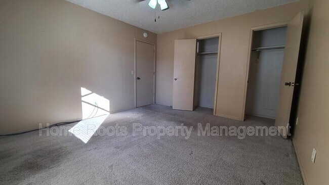 Building Photo - 409 W Johnson Ave