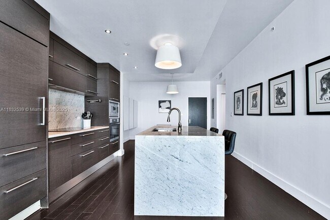 Building Photo - 900 Biscayne Blvd