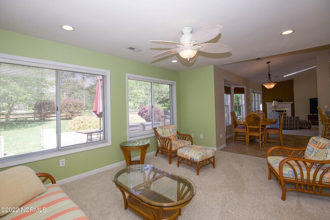 Building Photo - 127 Pine Lake Dr