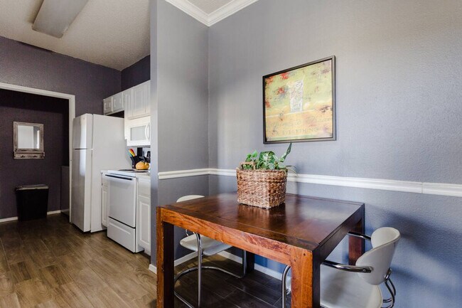 Building Photo - 12166 Metric Blvd