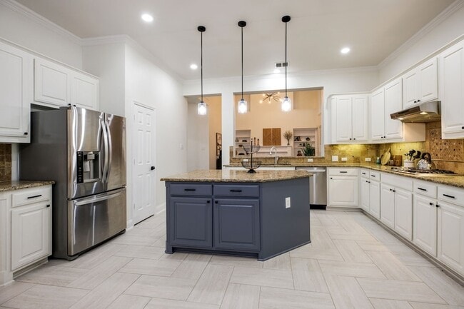 Building Photo - 1417 Cool Springs Dr