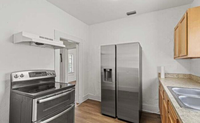 Building Photo - 298 Osceola St