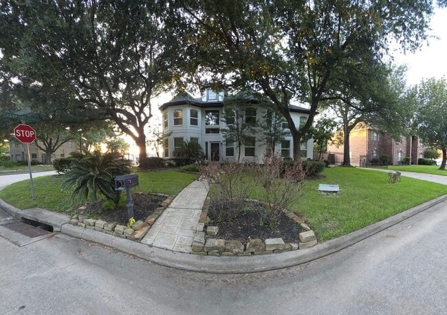 Building Photo - 9522 Champions Cove Dr