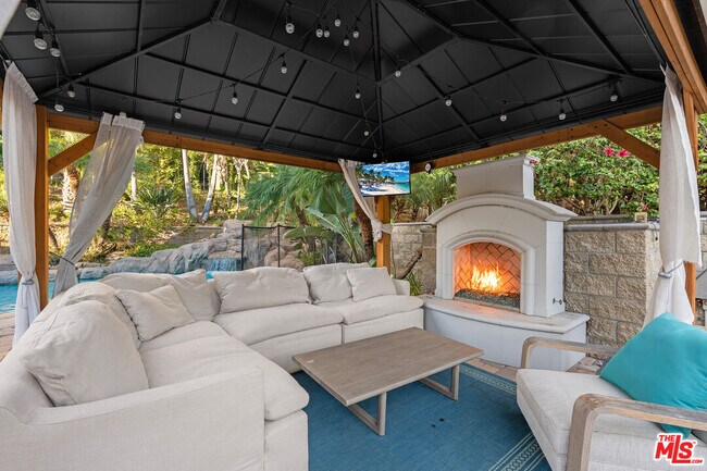 Building Photo - 2428 Oak Canyon Pl