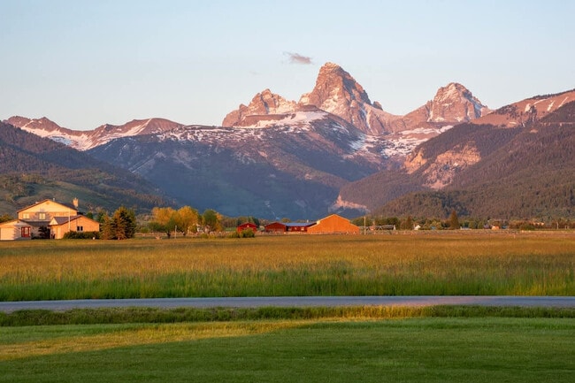 Building Photo - 2862 Grand Teton Rd