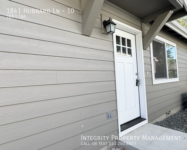 Building Photo - 1841 Hubbard Ln